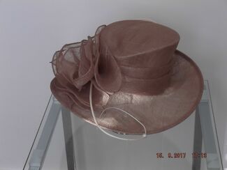 Mink/taupe hat